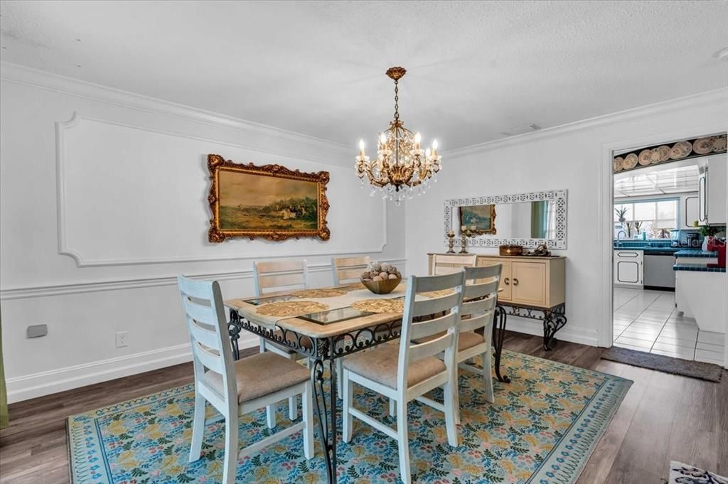 En Venta: $1,169,000 (3 camas, 3 baños, 3755 Pies cuadrados)