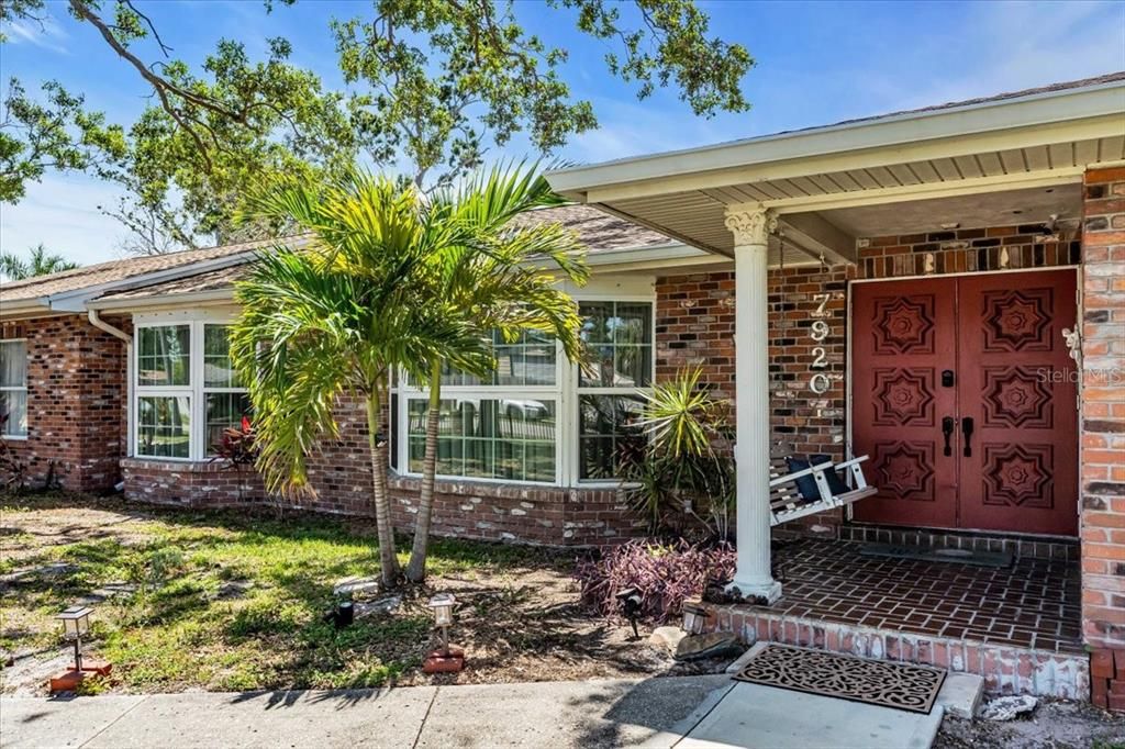 En Venta: $1,169,000 (3 camas, 3 baños, 3755 Pies cuadrados)