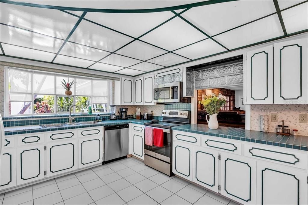 En Venta: $1,169,000 (3 camas, 3 baños, 3755 Pies cuadrados)
