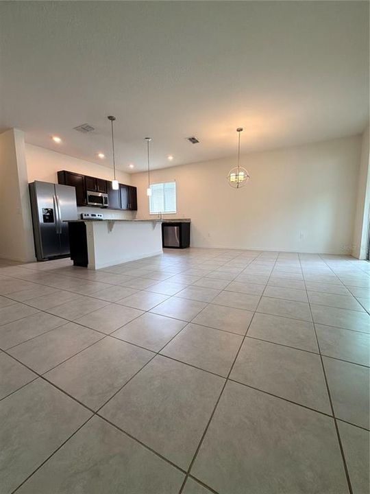 For Rent: $2,700 (4 beds, 2 baths, 1696 Square Feet)