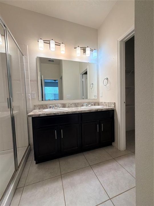 For Rent: $2,700 (4 beds, 2 baths, 1696 Square Feet)