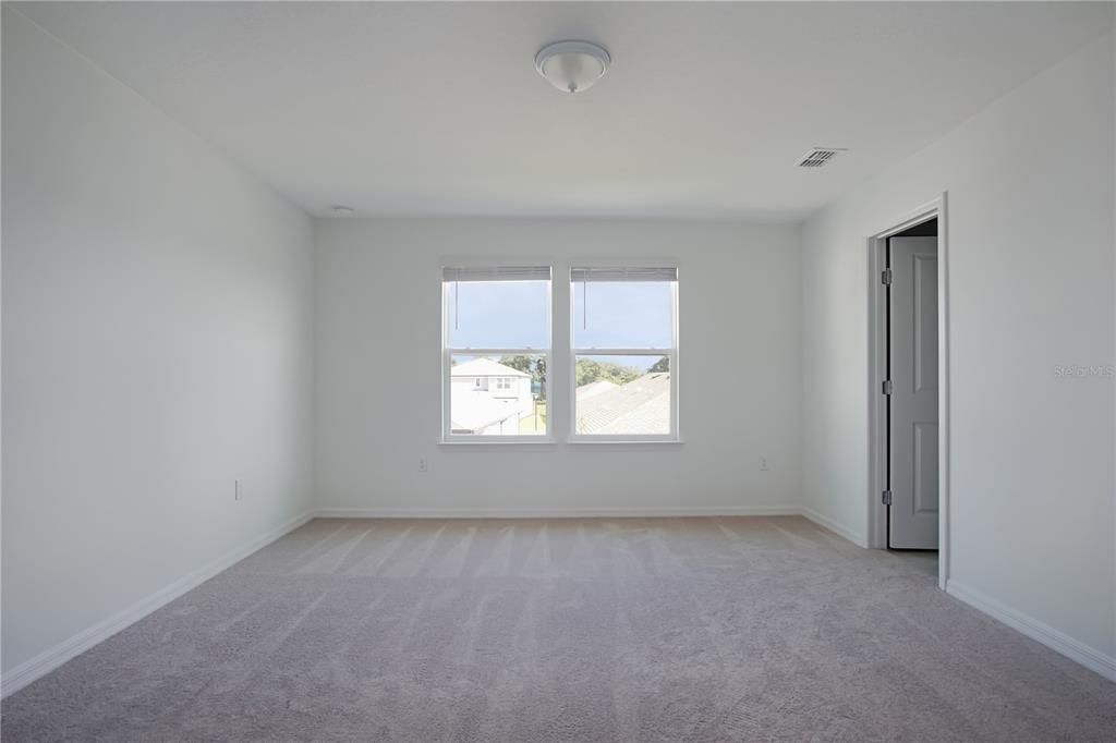 В аренду: $2,150 (4 спален, 3 ванн, 2217 Квадратных фут)