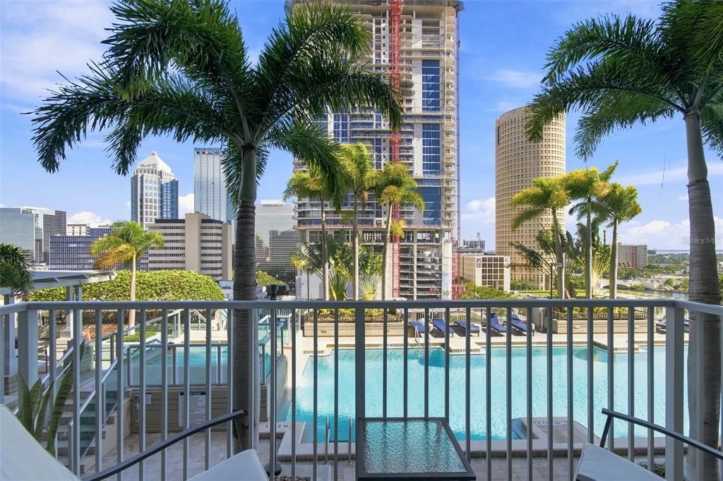 For Sale: $499,999 (1 beds, 1 baths, 846 Square Feet)