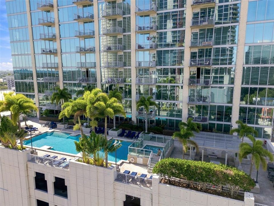 For Sale: $499,999 (1 beds, 1 baths, 846 Square Feet)