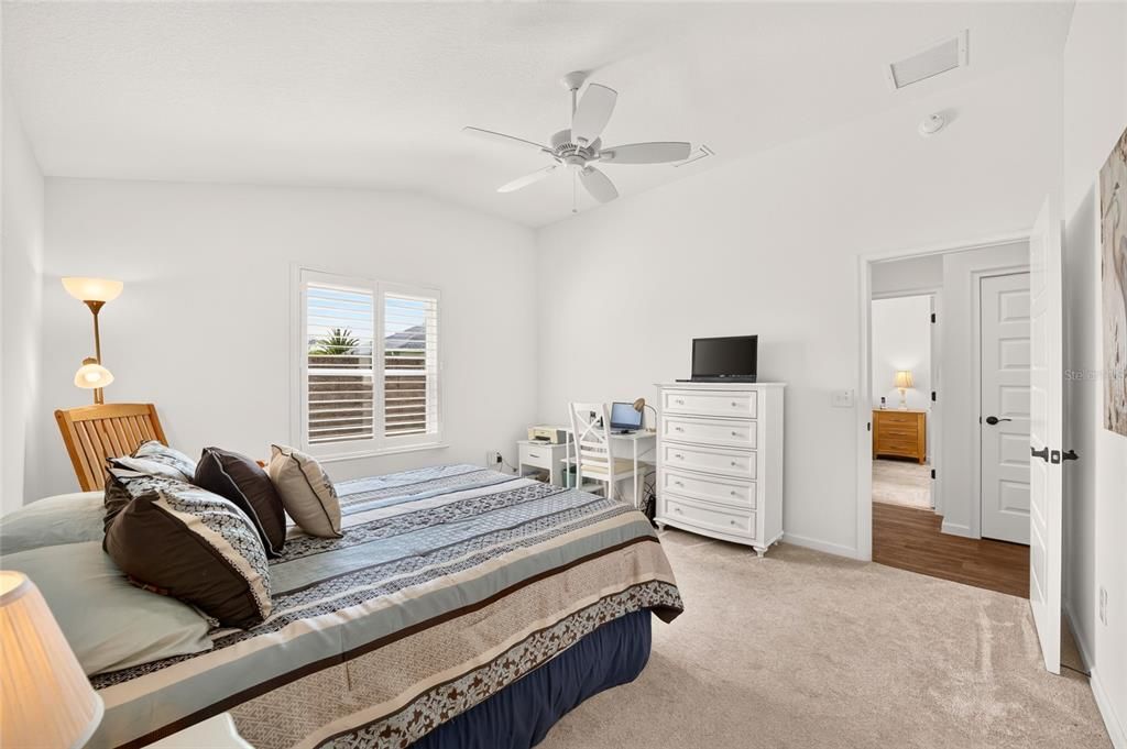 For Sale: $297,000 (2 beds, 2 baths, 1184 Square Feet)