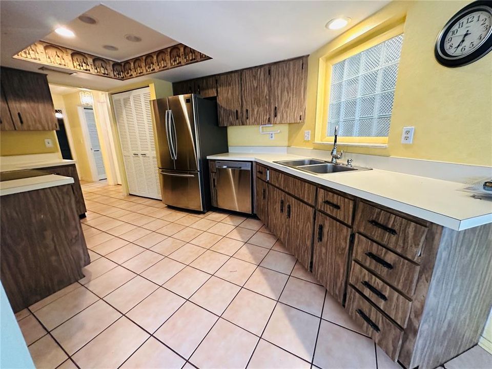 For Rent: $2,800 (3 beds, 2 baths, 1750 Square Feet)