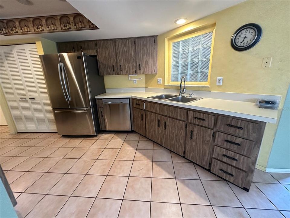 For Rent: $2,800 (3 beds, 2 baths, 1750 Square Feet)