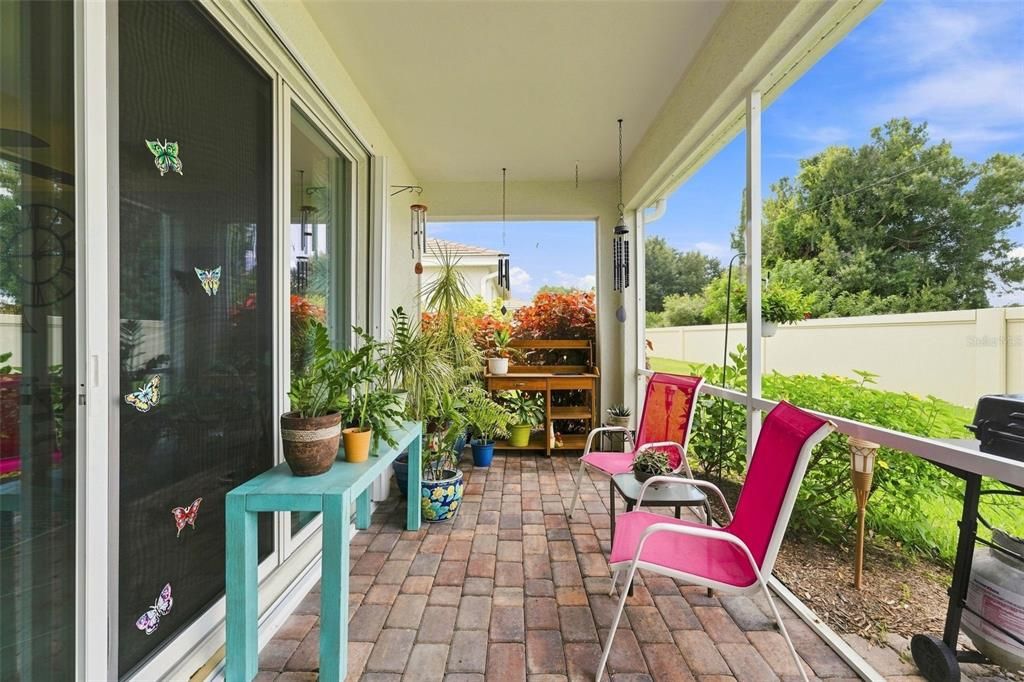 For Sale: $349,999 (4 beds, 3 baths, 2035 Square Feet)