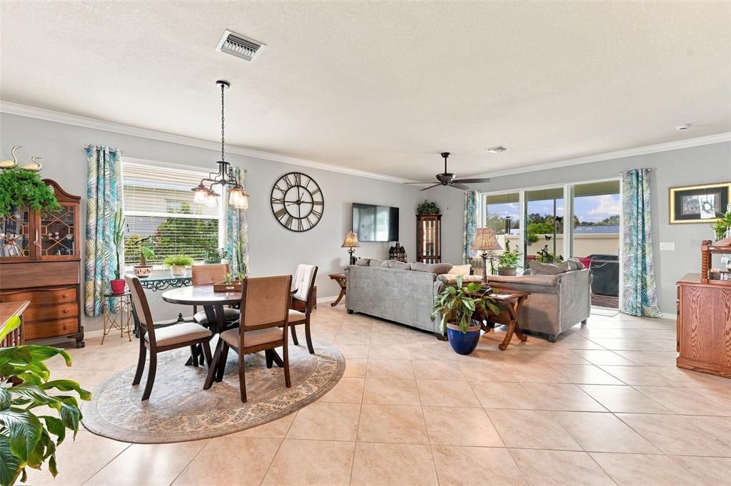 For Sale: $349,999 (4 beds, 3 baths, 2035 Square Feet)