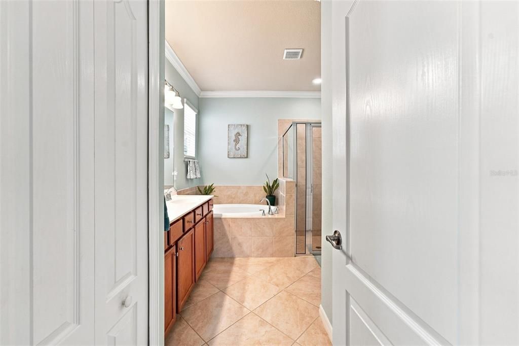 For Sale: $349,999 (4 beds, 3 baths, 2035 Square Feet)
