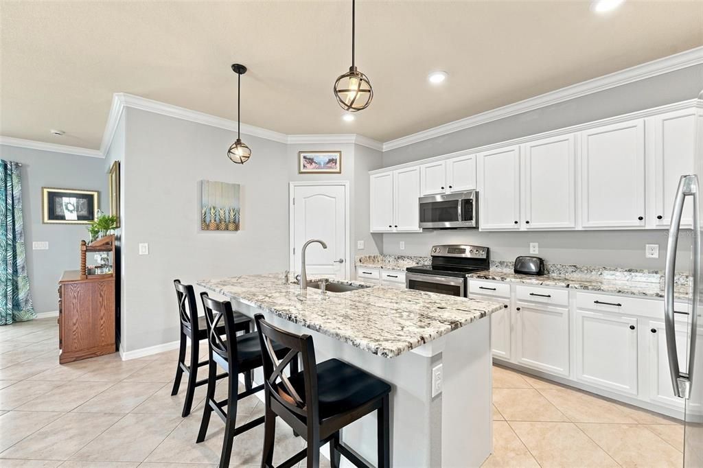 For Sale: $349,999 (4 beds, 3 baths, 2035 Square Feet)