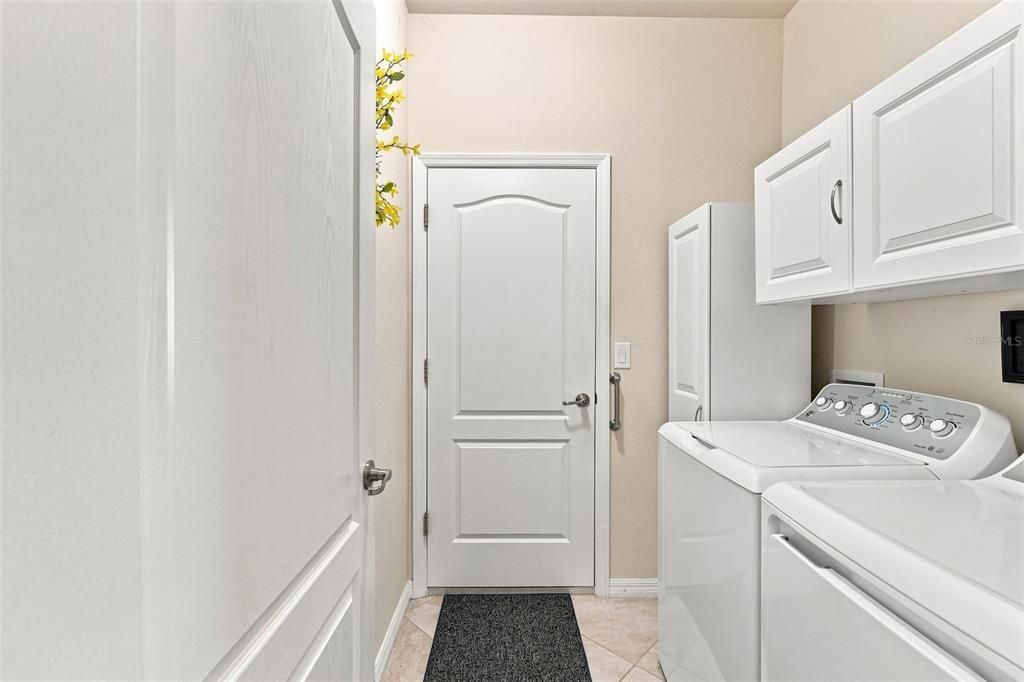 For Sale: $349,999 (4 beds, 3 baths, 2035 Square Feet)