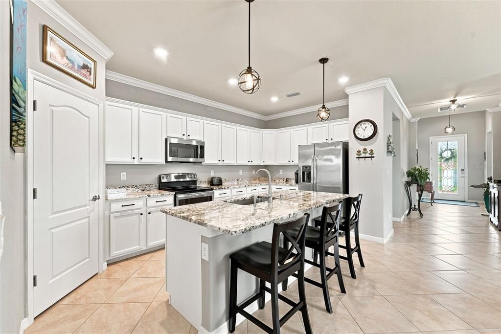 For Sale: $349,999 (4 beds, 3 baths, 2035 Square Feet)