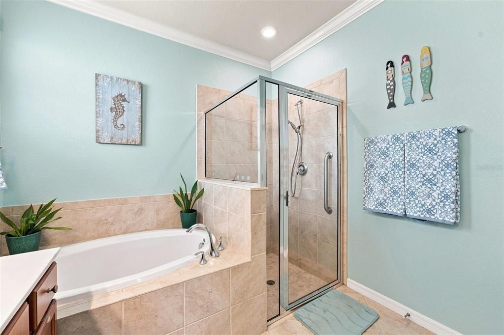 For Sale: $349,999 (4 beds, 3 baths, 2035 Square Feet)