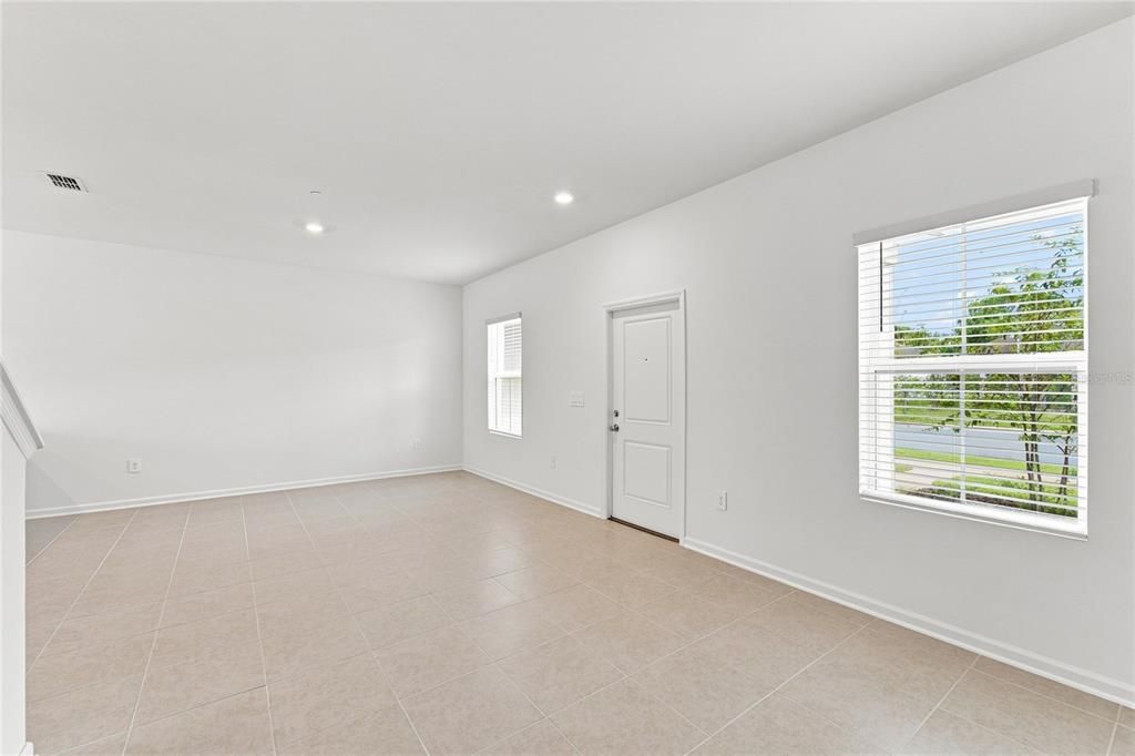 For Rent: $2,500 (3 beds, 2 baths, 1615 Square Feet)