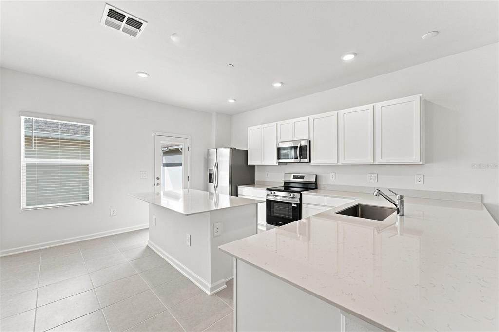 For Rent: $2,500 (3 beds, 2 baths, 1615 Square Feet)