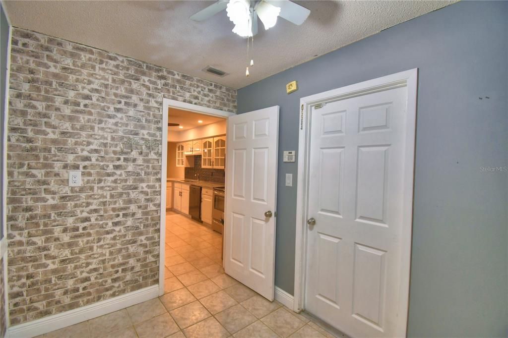 For Sale: $349,900 (3 beds, 2 baths, 1892 Square Feet)