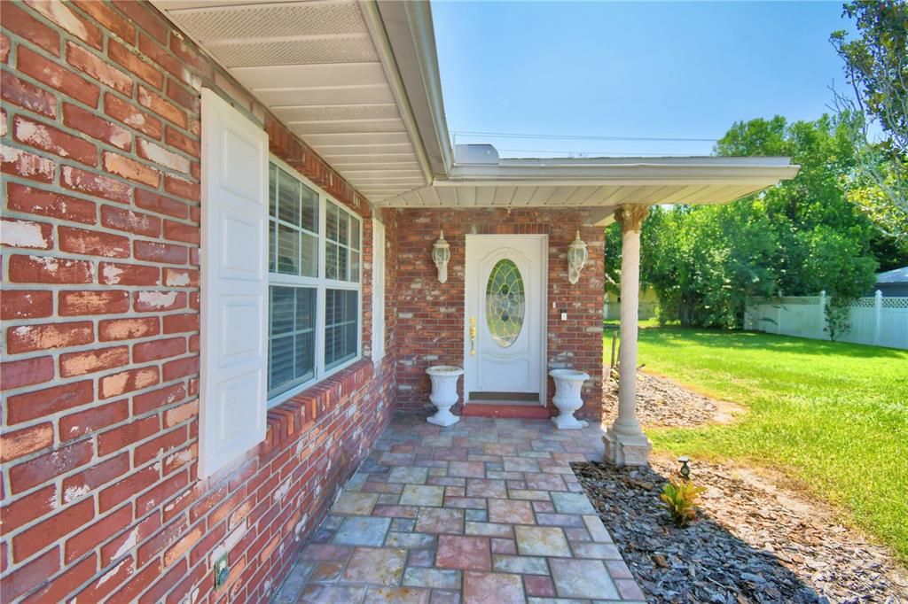 For Sale: $349,900 (3 beds, 2 baths, 1892 Square Feet)
