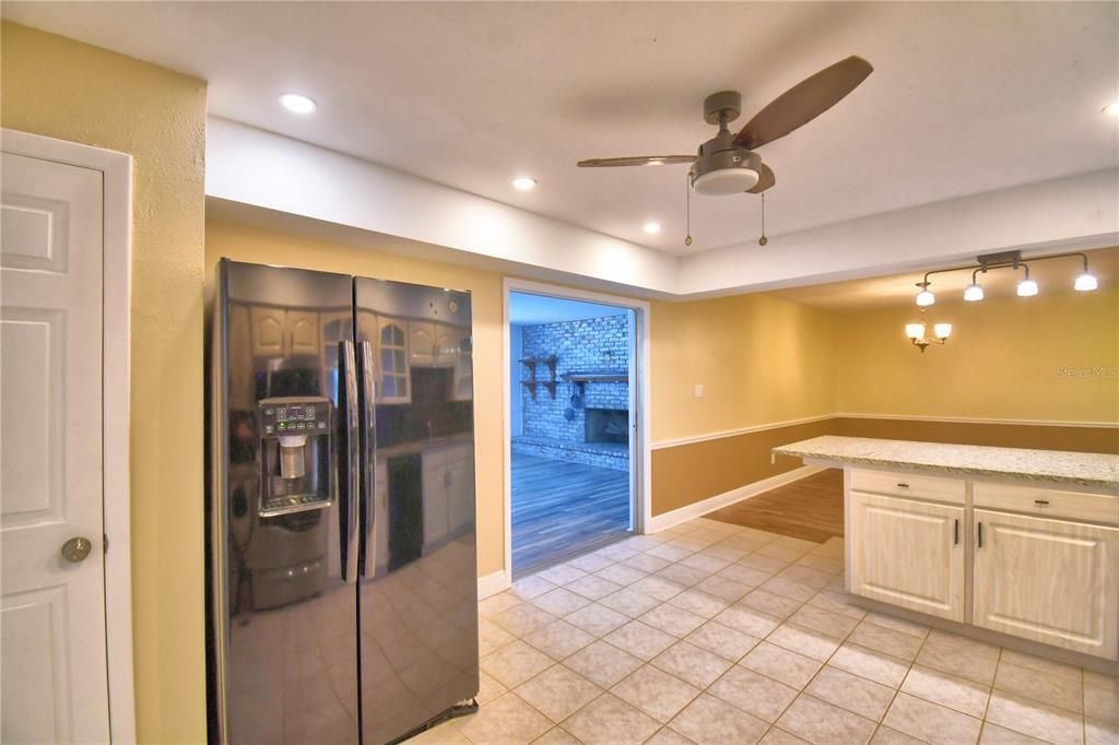 For Sale: $349,900 (3 beds, 2 baths, 1892 Square Feet)