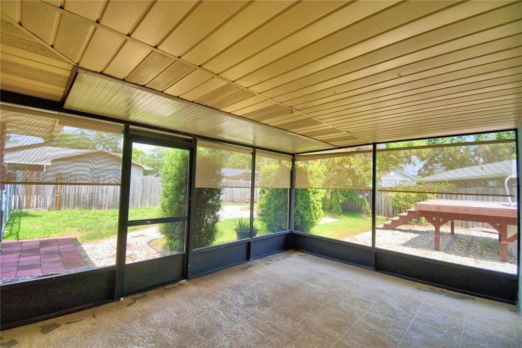 For Sale: $349,900 (3 beds, 2 baths, 1892 Square Feet)