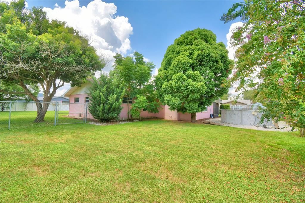 For Sale: $349,900 (3 beds, 2 baths, 1892 Square Feet)