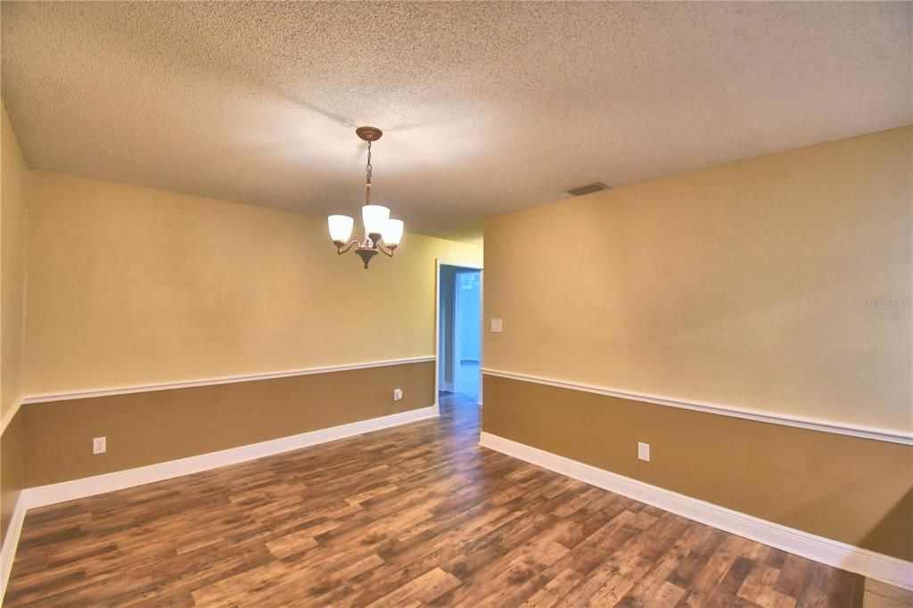 For Sale: $349,900 (3 beds, 2 baths, 1892 Square Feet)