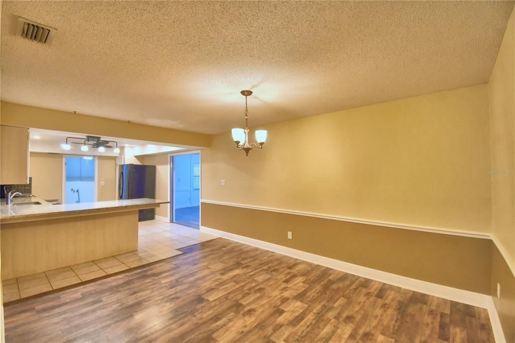 For Sale: $349,900 (3 beds, 2 baths, 1892 Square Feet)