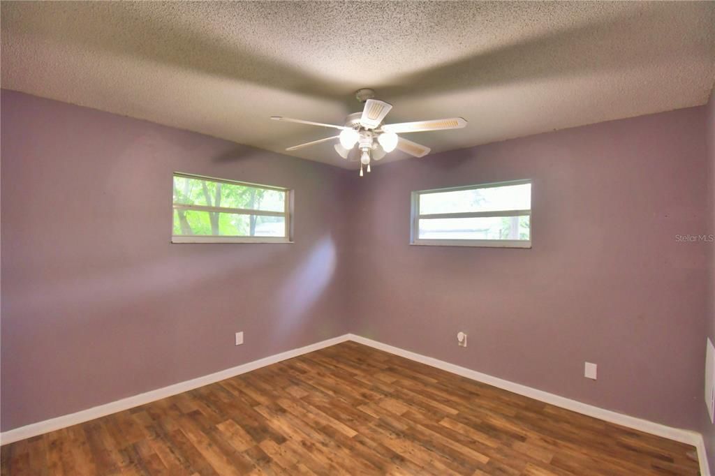 For Sale: $349,900 (3 beds, 2 baths, 1892 Square Feet)
