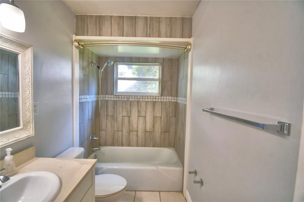 For Sale: $349,900 (3 beds, 2 baths, 1892 Square Feet)