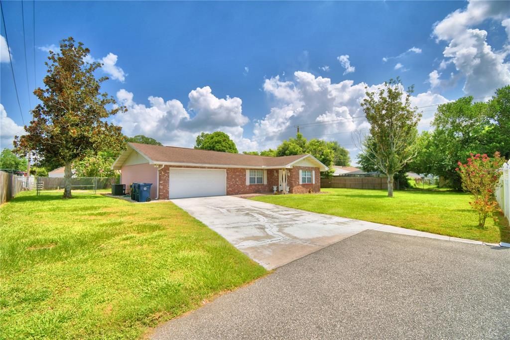 For Sale: $349,900 (3 beds, 2 baths, 1892 Square Feet)