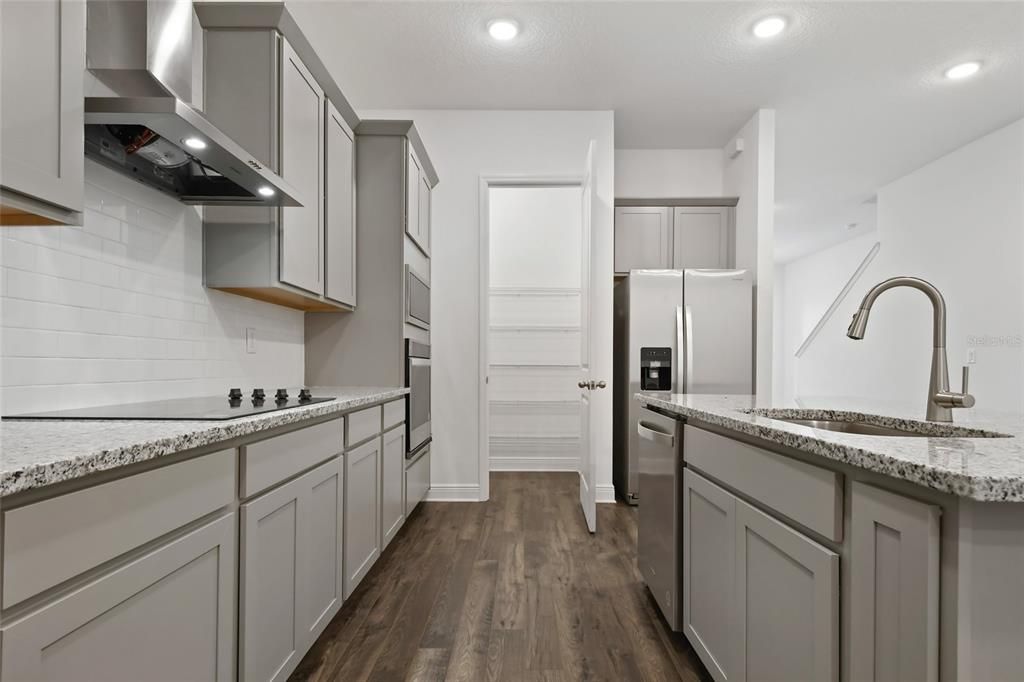 En Renta: $2,400 (3 camas, 2 baños, 1854 Pies cuadrados)