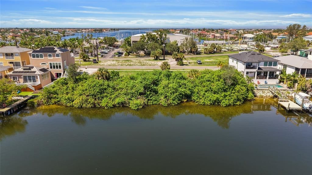 На продажу: $175,000 (0.21 acres)