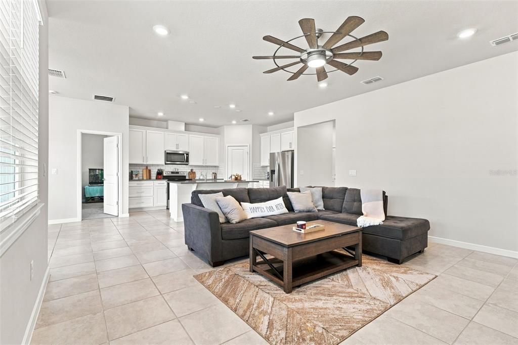 For Sale: $350,000 (3 beds, 2 baths, 1650 Square Feet)