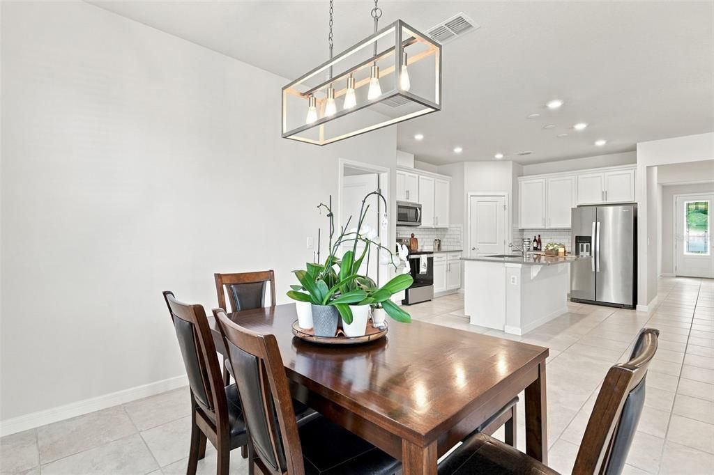 For Sale: $350,000 (3 beds, 2 baths, 1650 Square Feet)