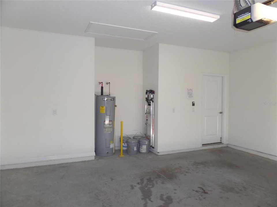 For Sale: $347,000 (4 beds, 2 baths, 2034 Square Feet)