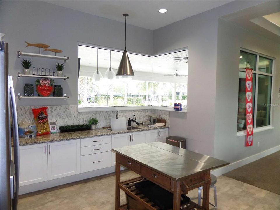 For Sale: $347,000 (4 beds, 2 baths, 2034 Square Feet)