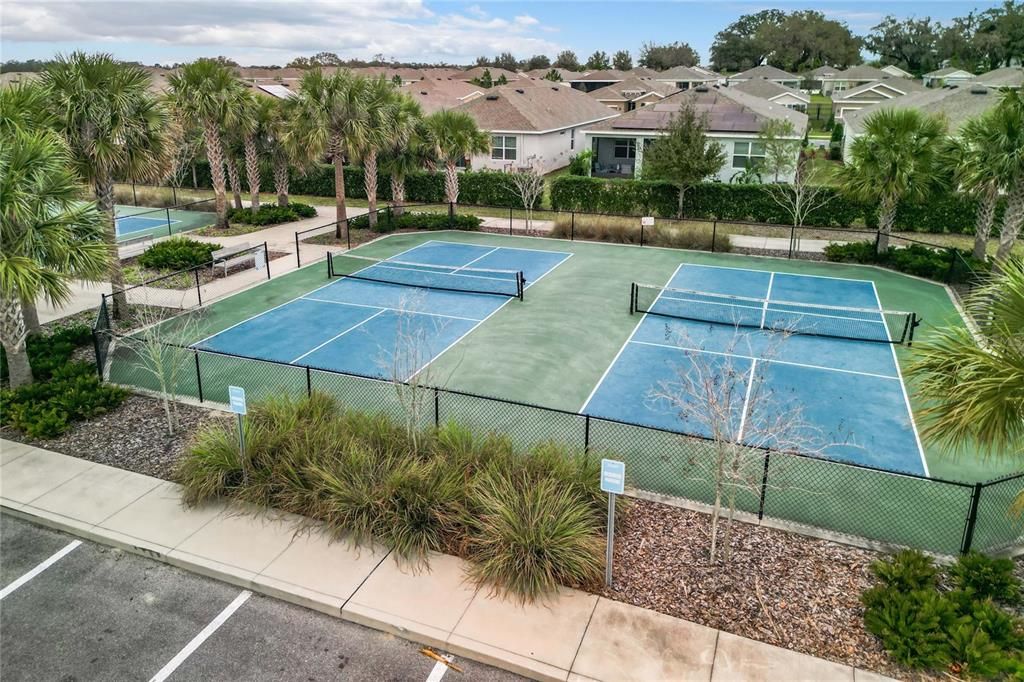 For Sale: $347,000 (4 beds, 2 baths, 2034 Square Feet)