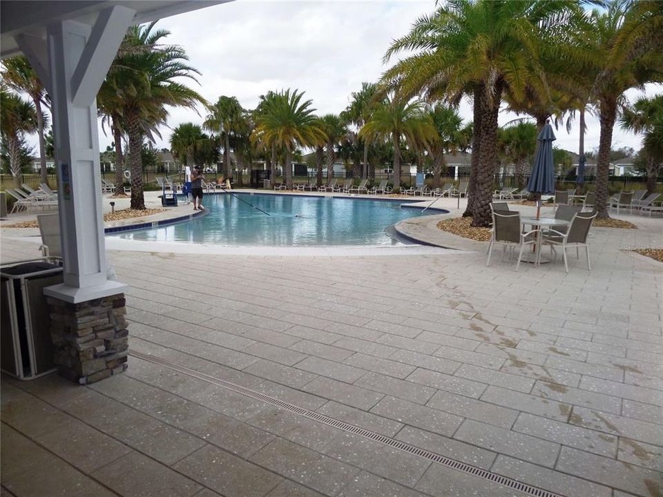For Sale: $347,000 (4 beds, 2 baths, 2034 Square Feet)