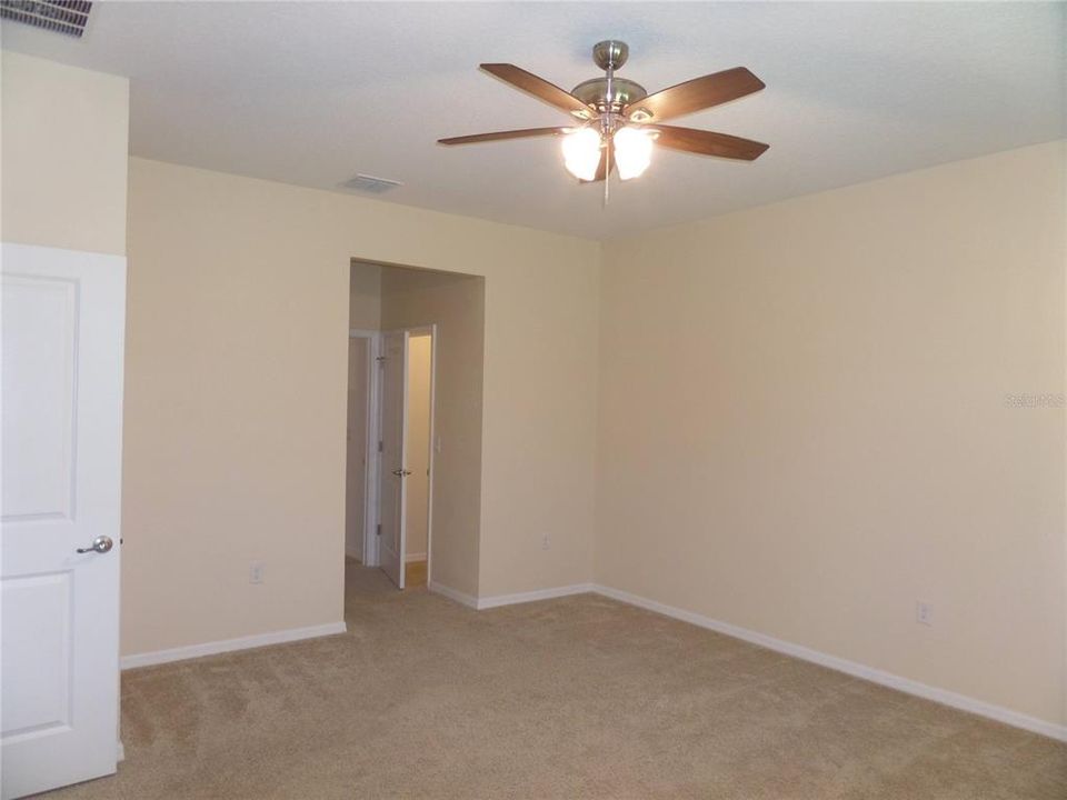 For Sale: $347,000 (4 beds, 2 baths, 2034 Square Feet)