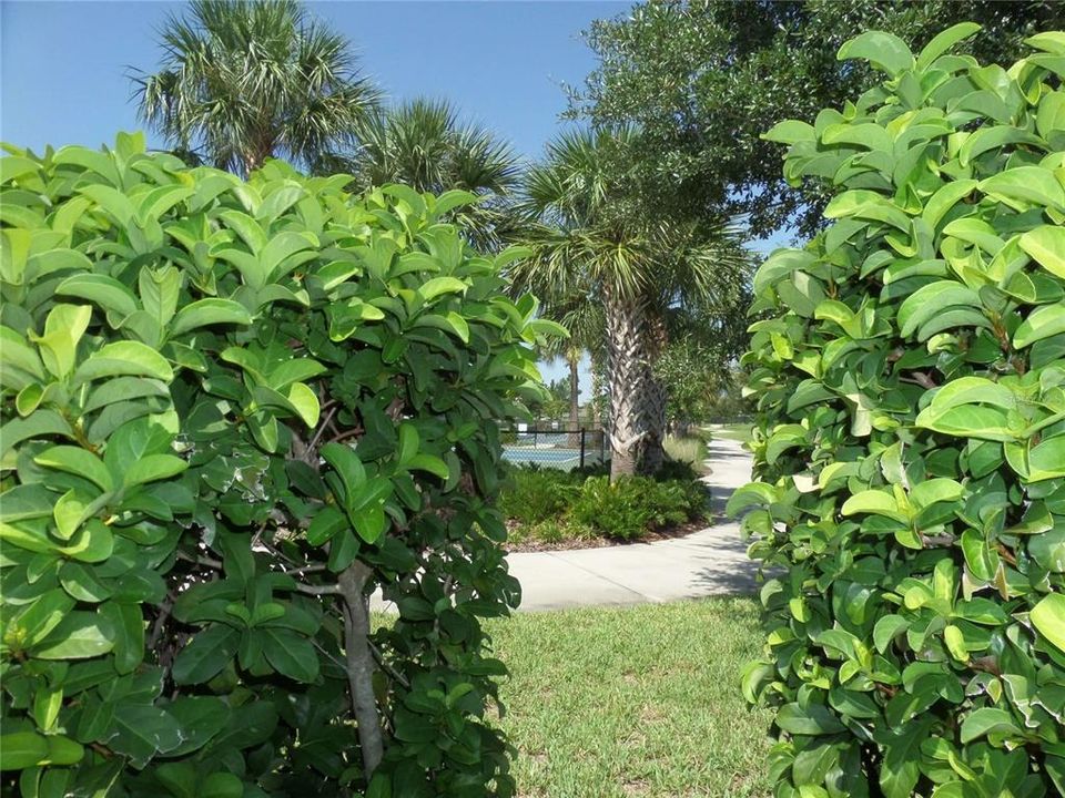 For Sale: $347,000 (4 beds, 2 baths, 2034 Square Feet)