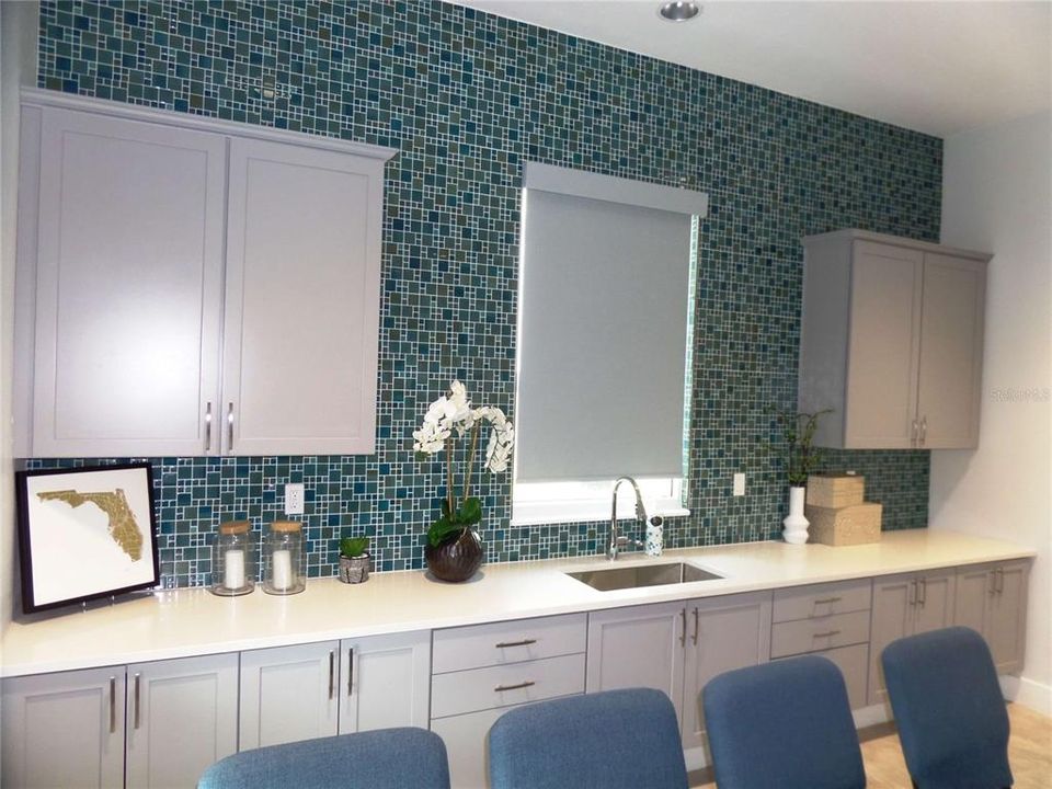 For Sale: $347,000 (4 beds, 2 baths, 2034 Square Feet)