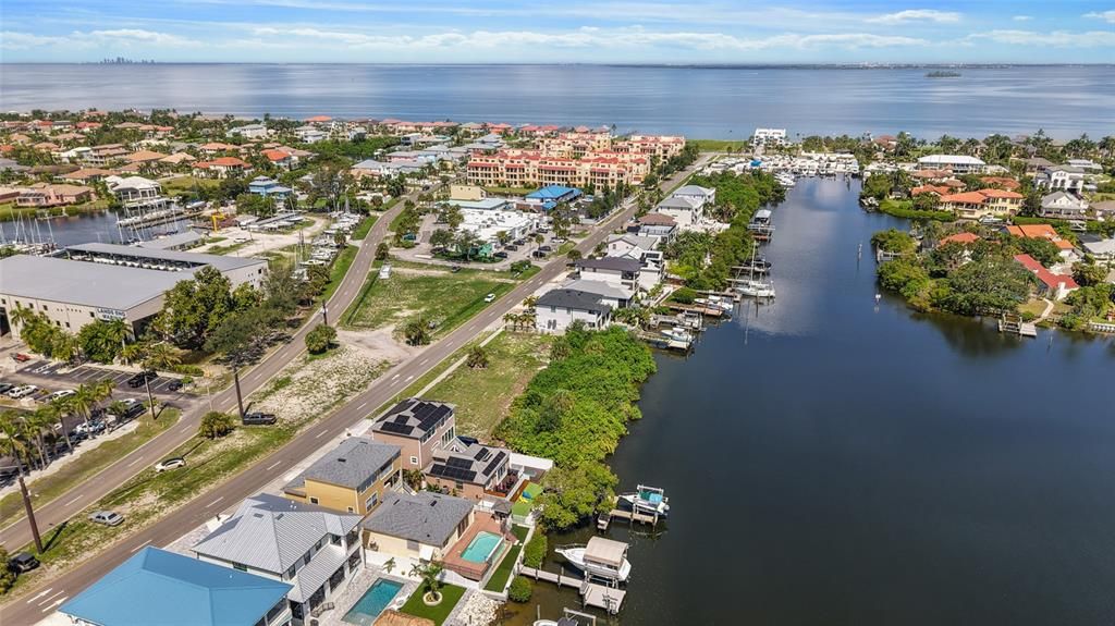 На продажу: $175,000 (0.21 acres)