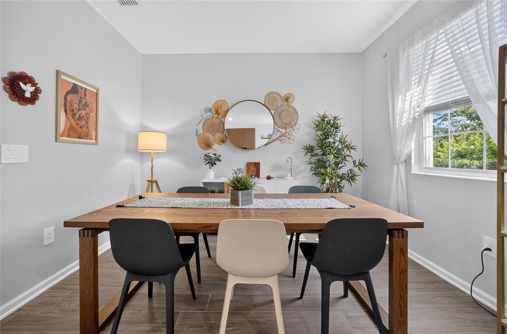 На продажу: $419,999 (3 спален, 2 ванн, 1636 Квадратных фут)
