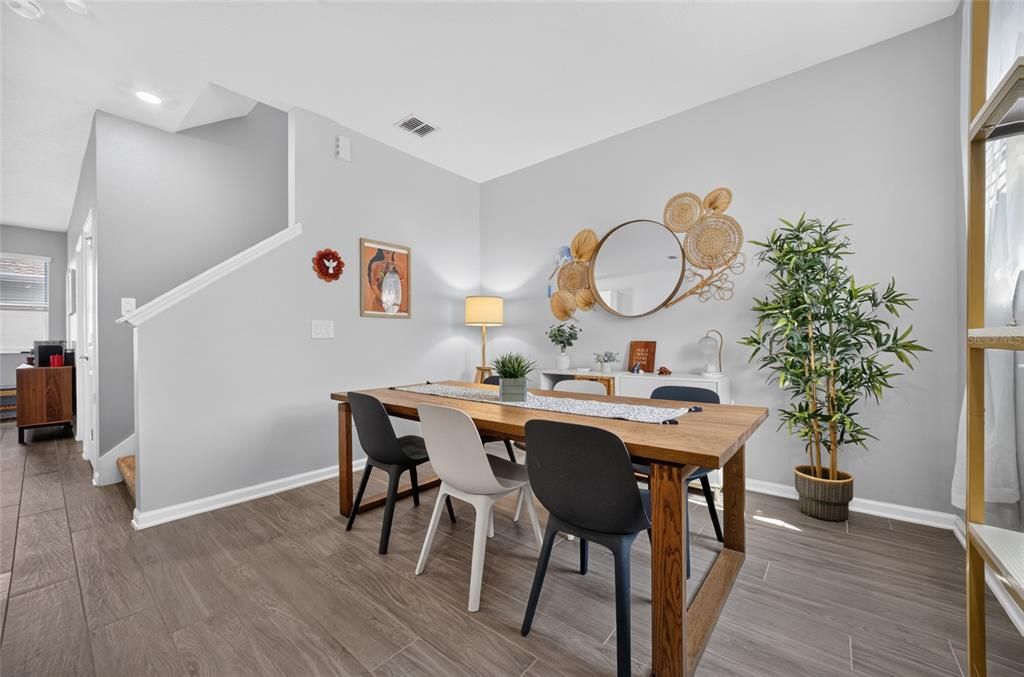 На продажу: $419,999 (3 спален, 2 ванн, 1636 Квадратных фут)