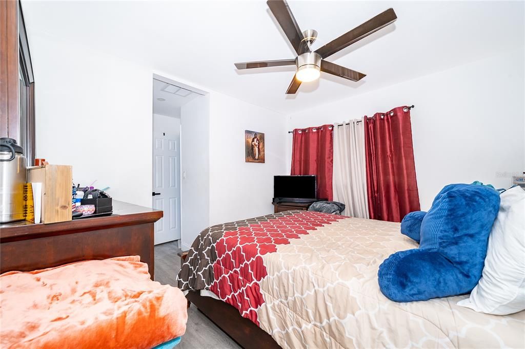 En Venta: $275,000 (4 camas, 2 baños, 1158 Pies cuadrados)