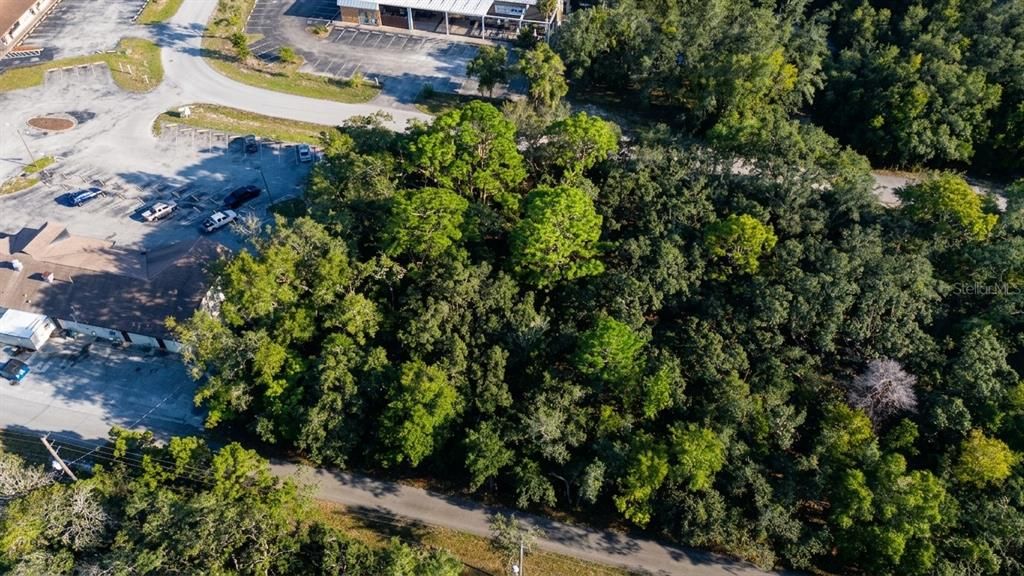 На продажу: $199,900 (0.84 acres)