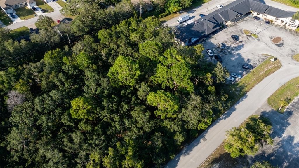 На продажу: $199,900 (0.84 acres)