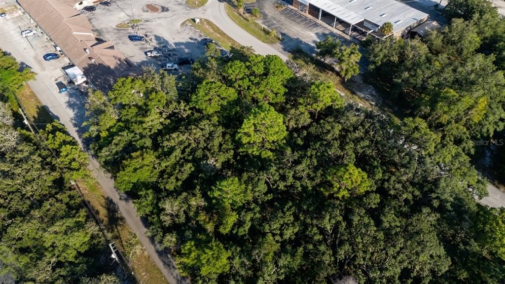 На продажу: $199,900 (0.84 acres)