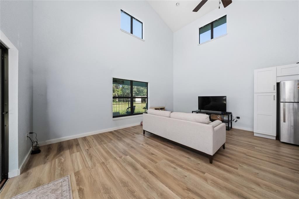 For Sale: $549,000 (2 beds, 1 baths, 1062 Square Feet)