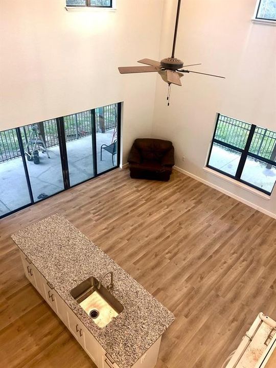 For Sale: $549,000 (2 beds, 1 baths, 1062 Square Feet)